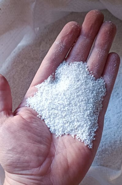 Ґрунт 35 акваріумний пісок сніжно-білий крихта мармурова (0,8-1.5мм), 1 кг 1966807301 фото