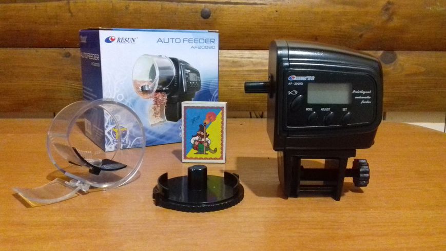 Автоматична годівниця Resun AF-2009D для риб на батарейках Ресан 809615640 фото